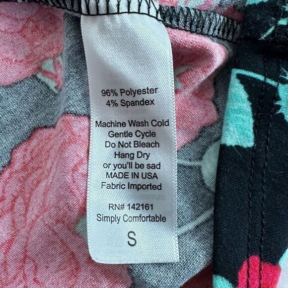 LuLaRoe S Madison Box Pleated Midi Skirt Rose And Vine Print Black Red Pull On - Picture 5 of 7